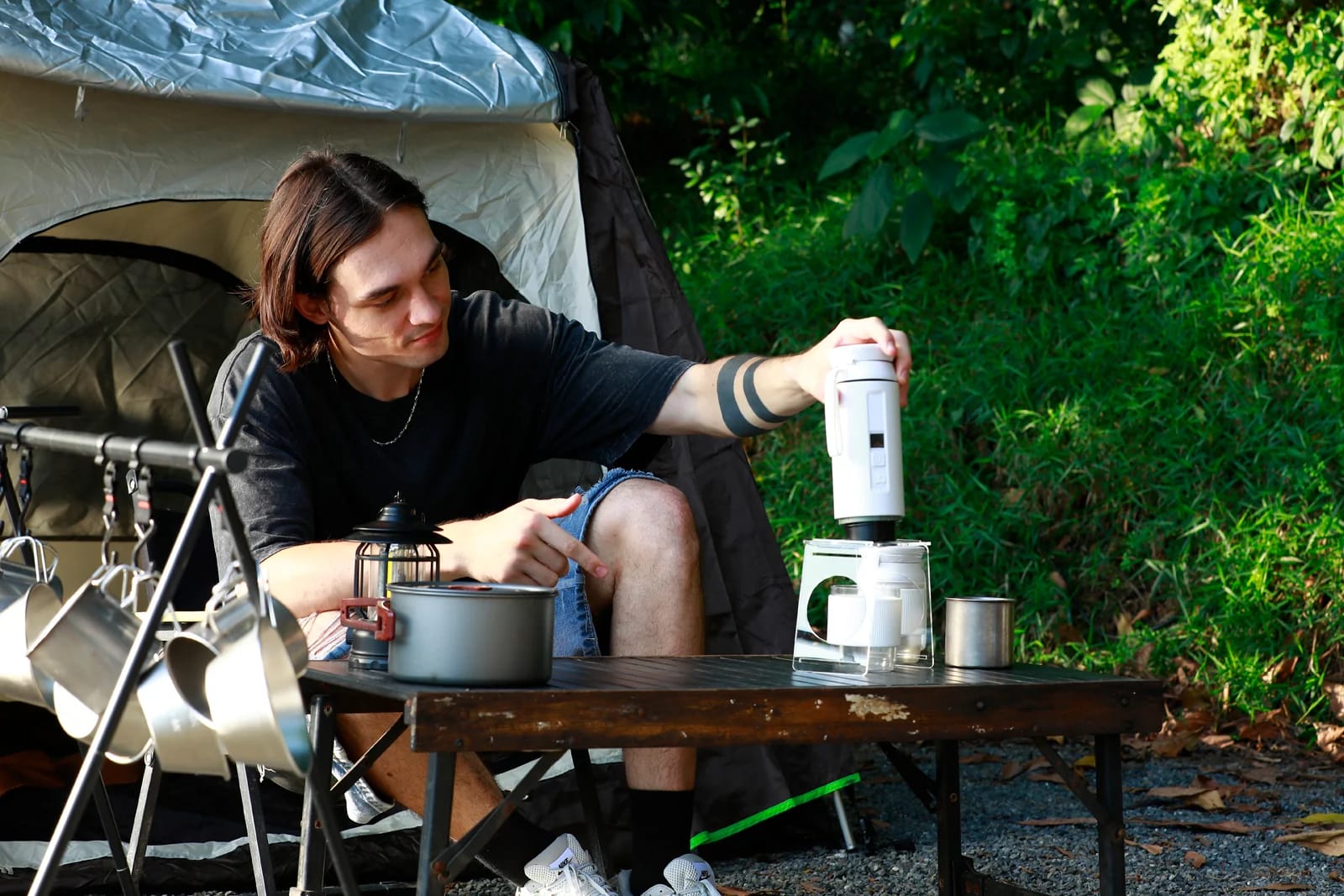 DQ-010 portable coffee machine — Retail shelf launch